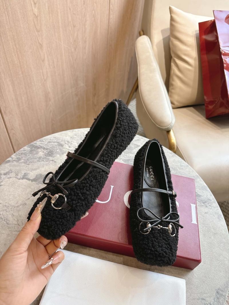 Gvc*1 flat shoes